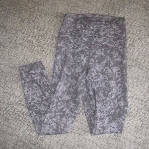 Lululemon Wunder Under 25”
